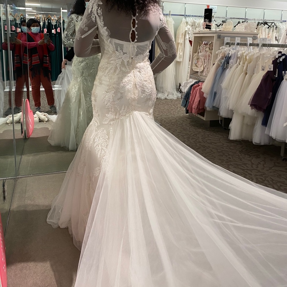 Brand new Wedding dress size 12